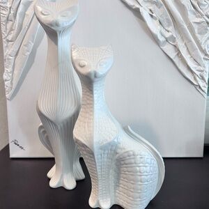 RARE SET/2 Jonathan Adler White Cats Menagerie Pottery Figurine Sculpture Pair